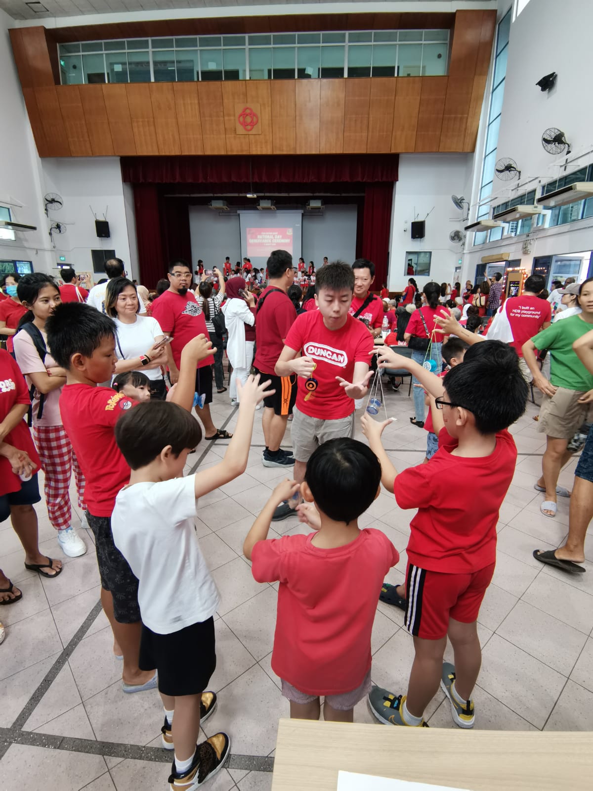 Community club yoyo students