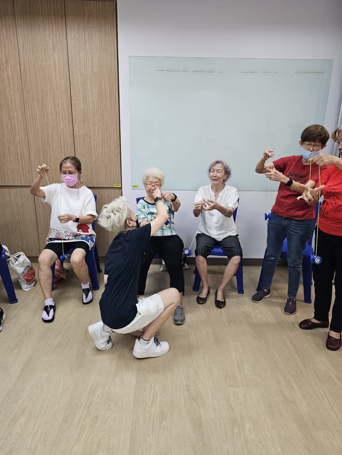 Seniors enjoying yoyo class